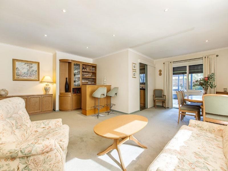 6 Janelaine Court, Springvale South VIC 3172