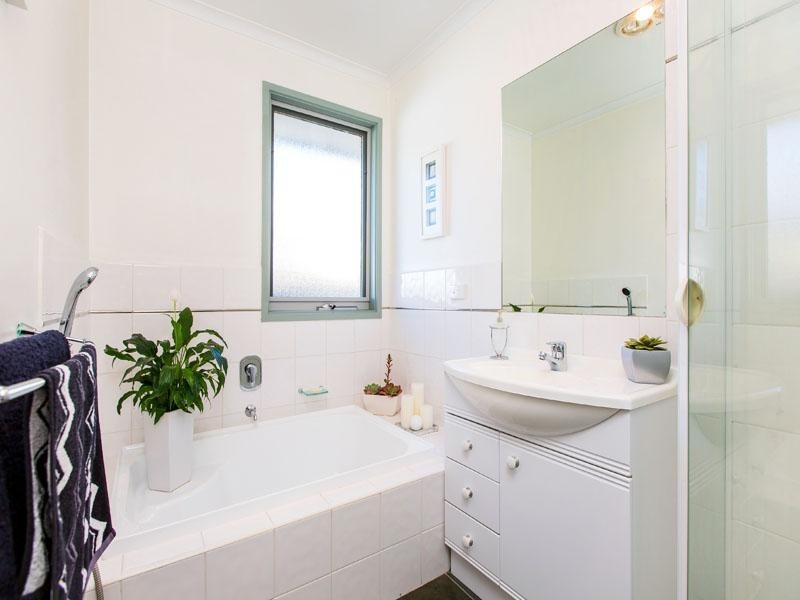 6 Janelaine Court, Springvale South VIC 3172