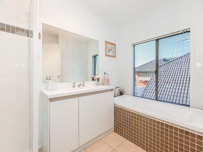 29 Wheatland Crescent, Dingley Village VIC 3172