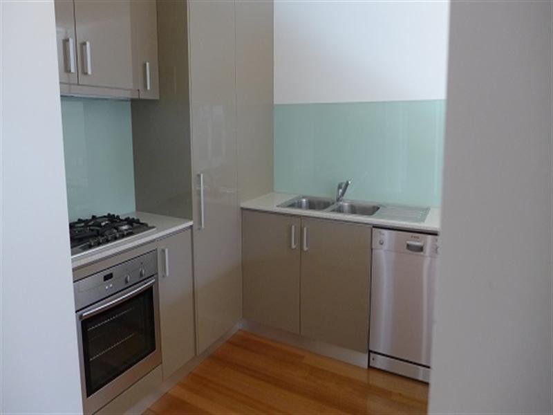 2/6 Russell Court, Mentone VIC 3194