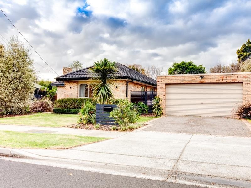 14 Sharan Avenue, Mentone VIC 3194