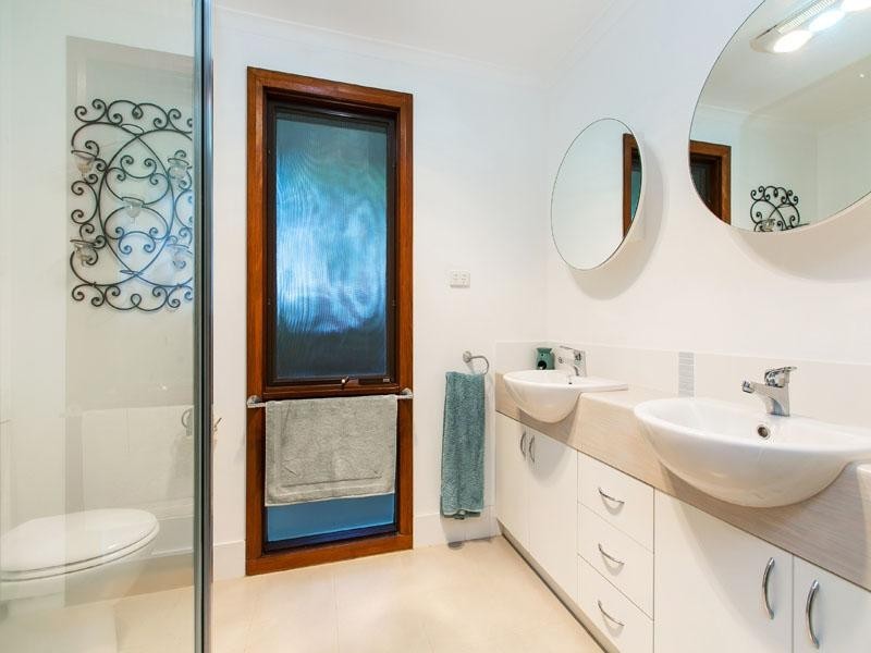 8 Chifley Court, Dingley Village VIC 3172