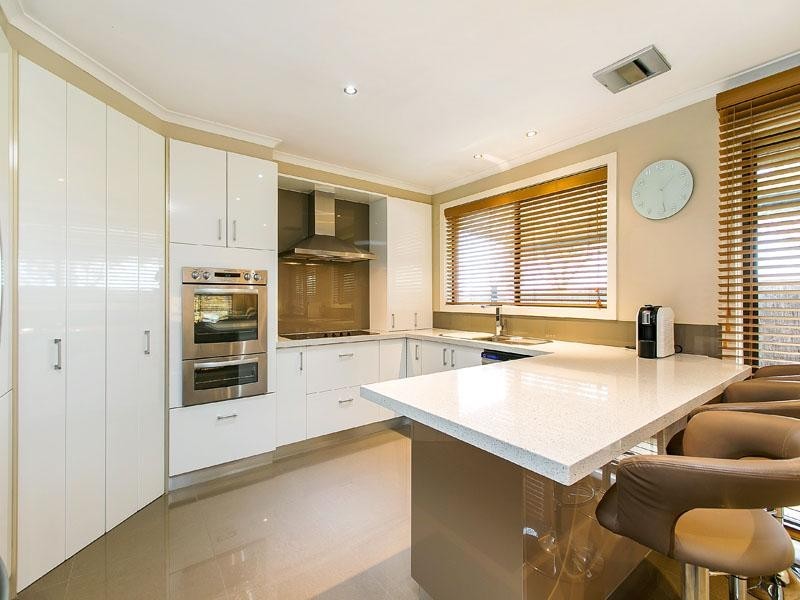 2 Wyndarra Crescent, Dingley Village VIC 3172