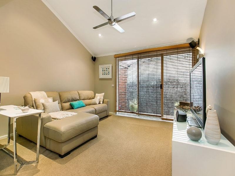 2 Wyndarra Crescent, Dingley Village VIC 3172