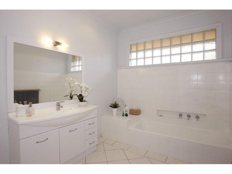 6 Reuben Street, Cheltenham VIC 3192