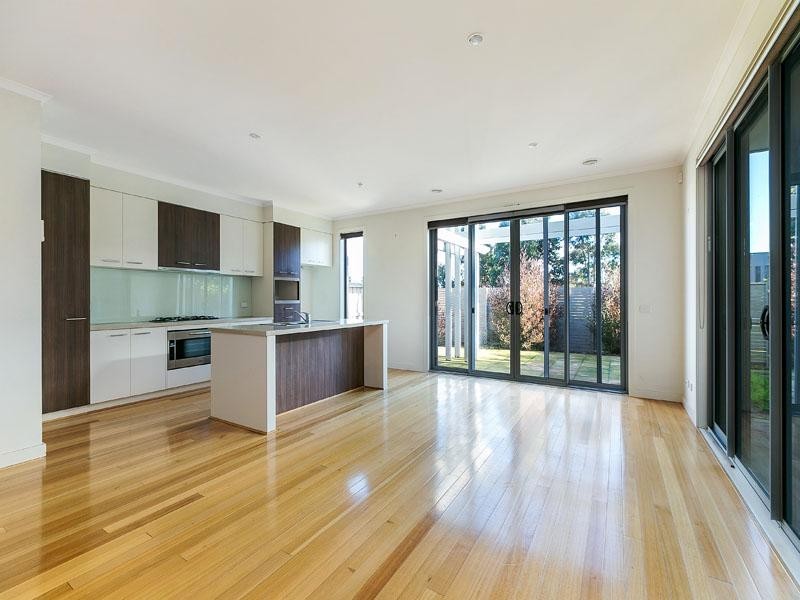 13 Linlithgow Terrace, Waterways VIC 3195
