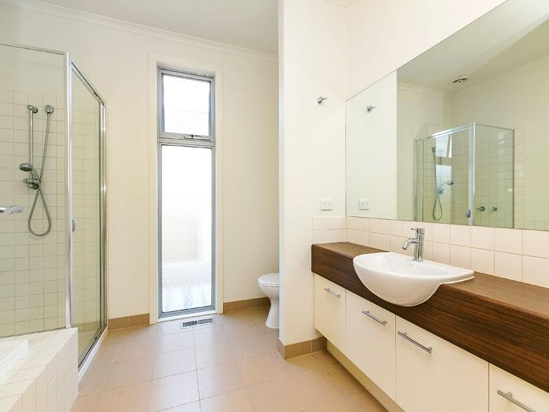 13 Linlithgow Terrace, Waterways VIC 3195