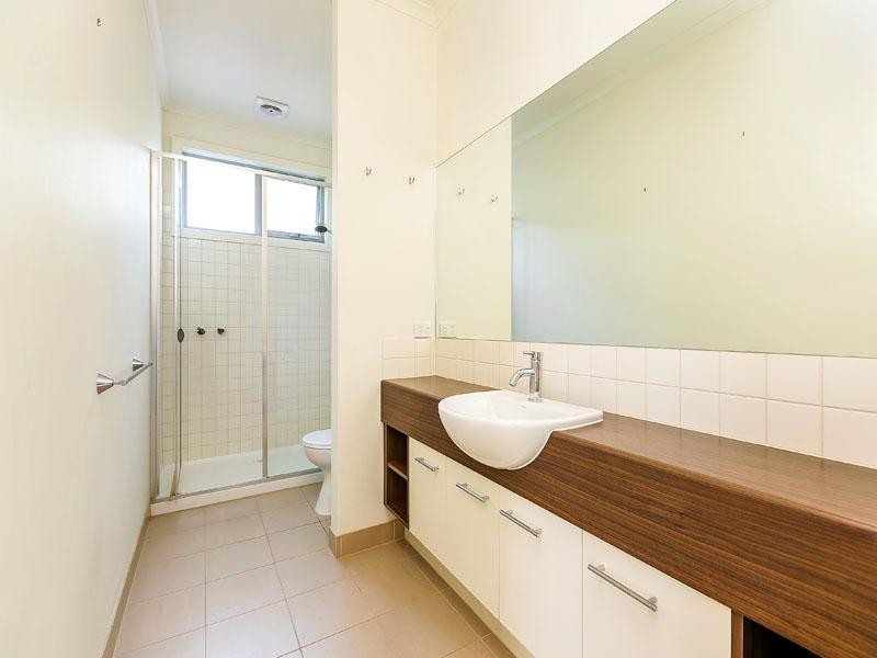 13 Linlithgow Terrace, Waterways VIC 3195