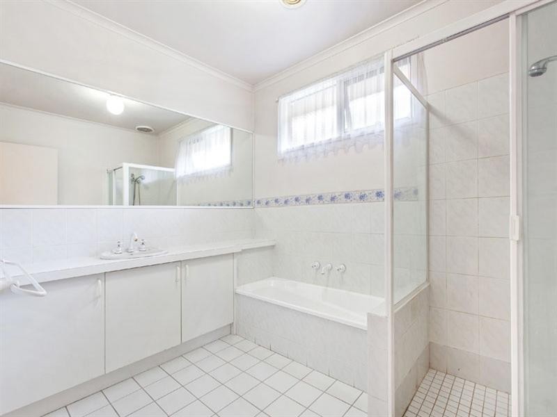 10 Shoal Court, Dingley Village VIC 3172