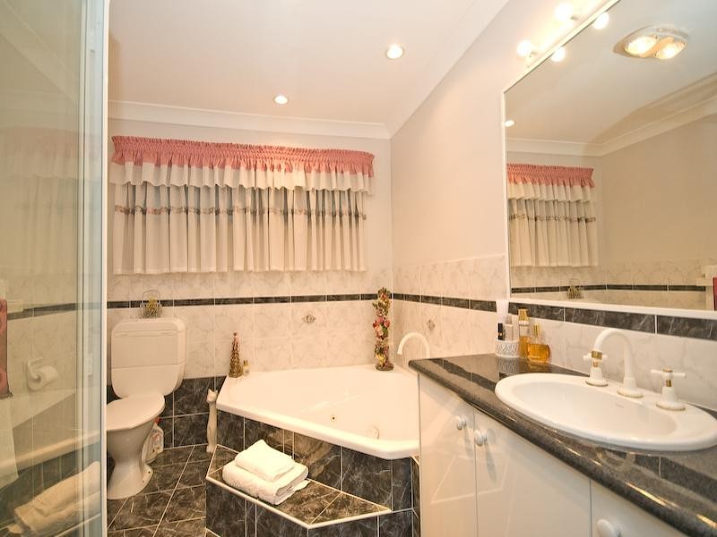 Bridgeman Downs QLD 4035