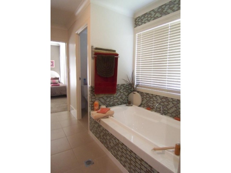 12 Cienna Place, Bridgeman Downs QLD 4035