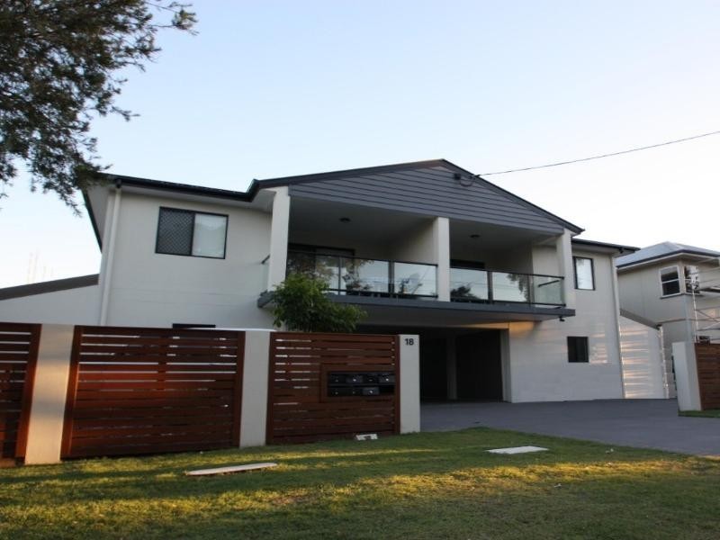 2/18 Seeney Street, Zillmere QLD 4034