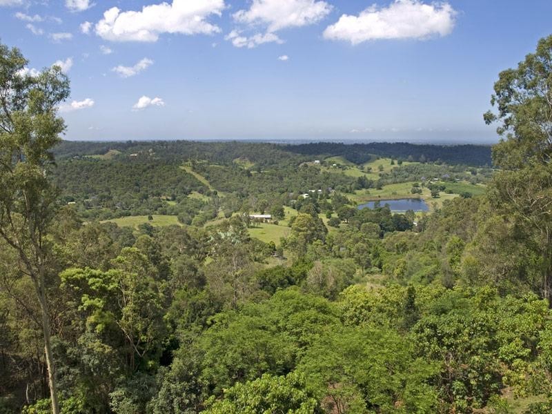 133D Camfin Road, Clear Mountain QLD 4500
