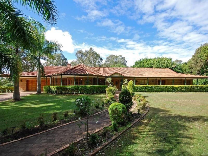 104 Idonia Street, Bridgeman Downs QLD 4035