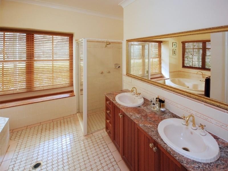 104 Idonia Street, Bridgeman Downs QLD 4035