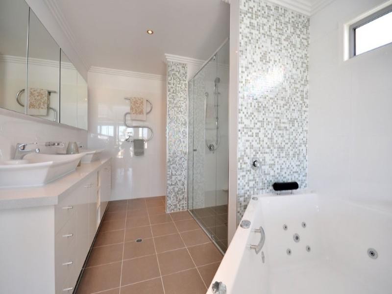 Wavell Heights QLD 4012