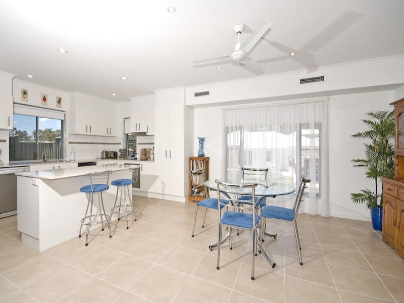 33 Hillside Circuit, Chermside West QLD 4032