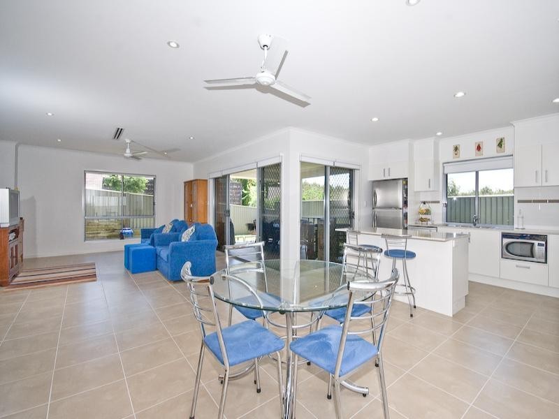 33 Hillside Circuit, Chermside West QLD 4032