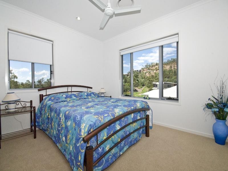 33 Hillside Circuit, Chermside West QLD 4032
