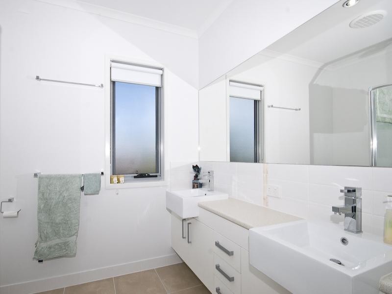 33 Hillside Circuit, Chermside West QLD 4032