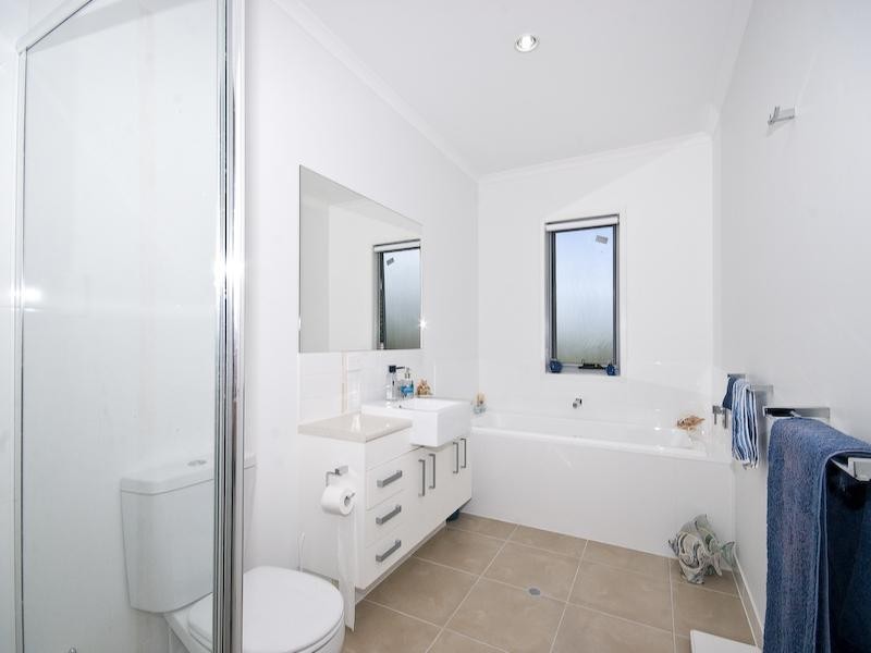 33 Hillside Circuit, Chermside West QLD 4032