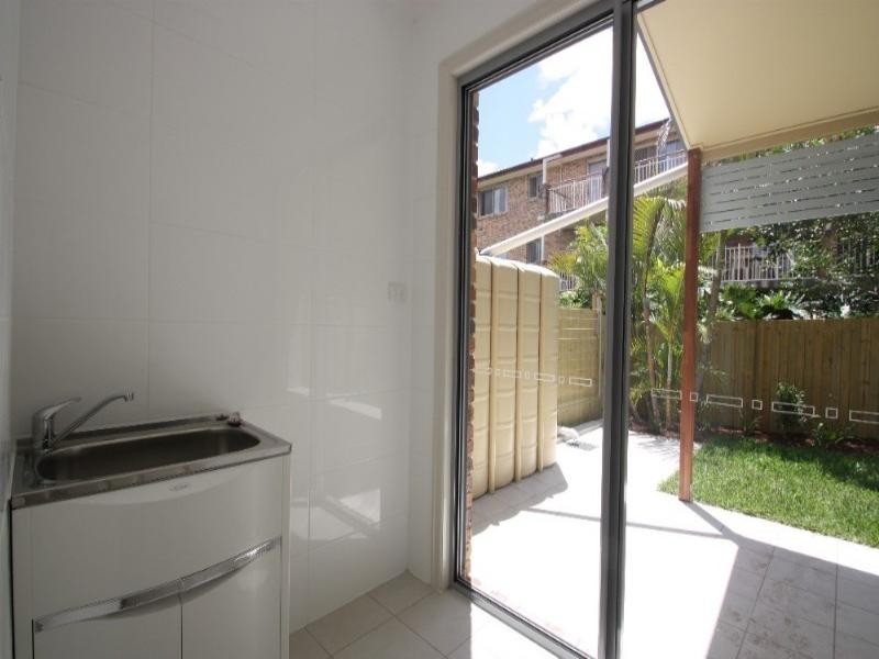 2/16 Kingsmill Street, Chermside QLD 4032