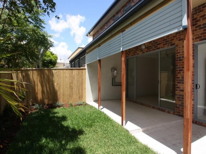 2/16 Kingsmill Street, Chermside QLD 4032
