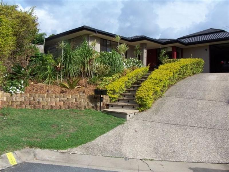 8 Muirfield Court, Albany Creek QLD 4035