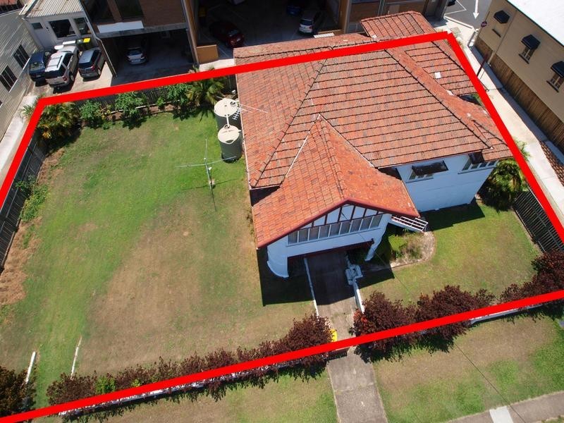 122 Rainbow Street, Sandgate QLD 4017