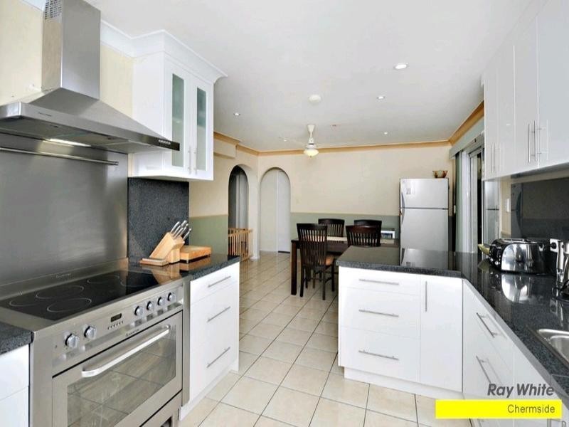 6 Seaforth Close, Albany Creek QLD 4035