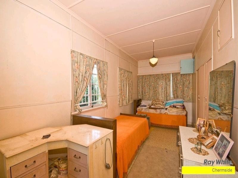 32 Thirteenth Avenue, Kedron QLD 4031