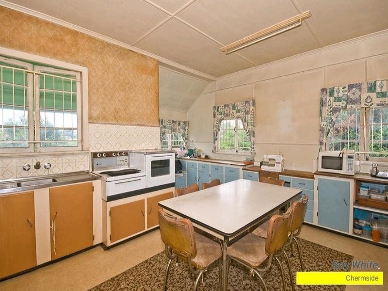 32 Thirteenth Avenue, Kedron QLD 4031