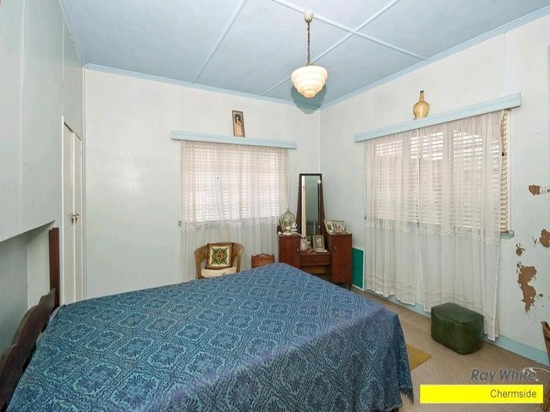 32 Thirteenth Avenue, Kedron QLD 4031