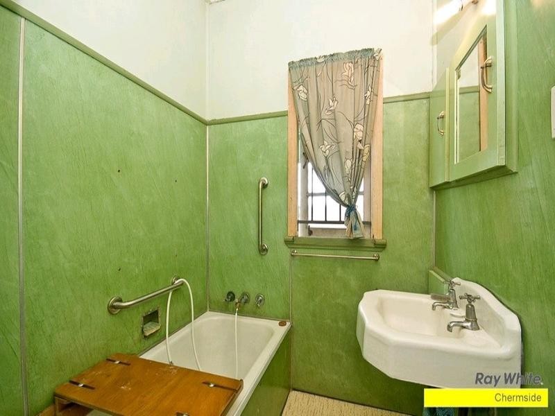 32 Thirteenth Avenue, Kedron QLD 4031