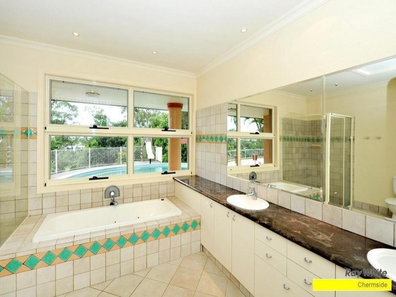 95 Priestley Road, Bridgeman Downs QLD 4035