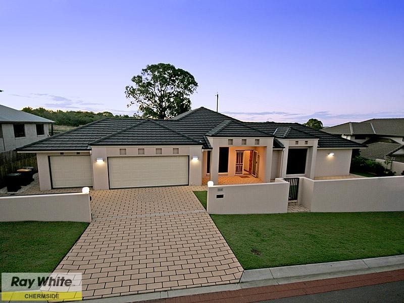 15 Cerbaia Close, Bridgeman Downs QLD 4035