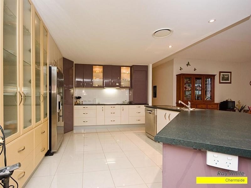 15 Cerbaia Close, Bridgeman Downs QLD 4035