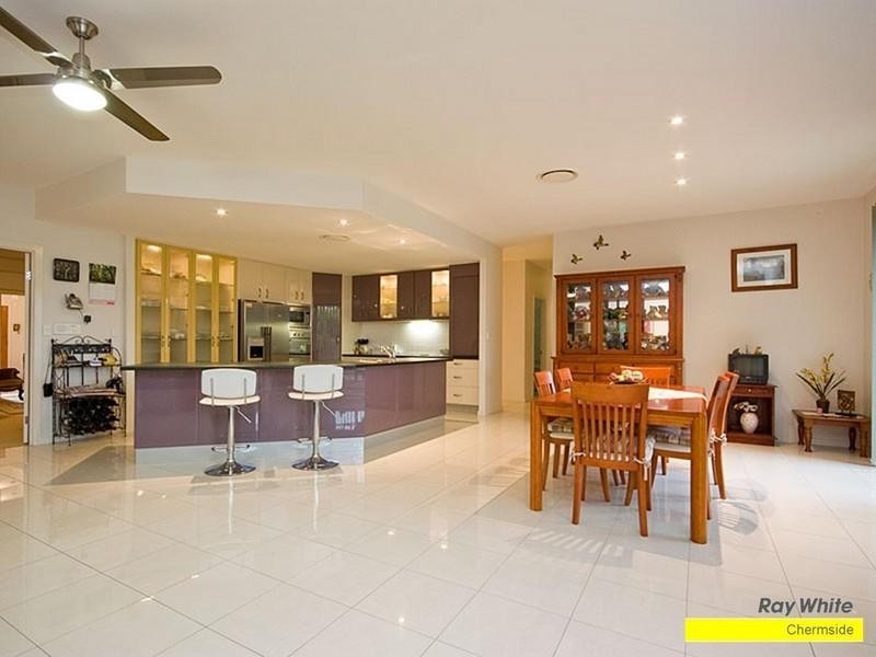 15 Cerbaia Close, Bridgeman Downs QLD 4035