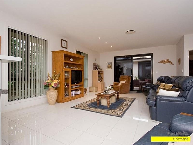 15 Cerbaia Close, Bridgeman Downs QLD 4035
