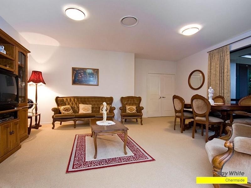 15 Cerbaia Close, Bridgeman Downs QLD 4035