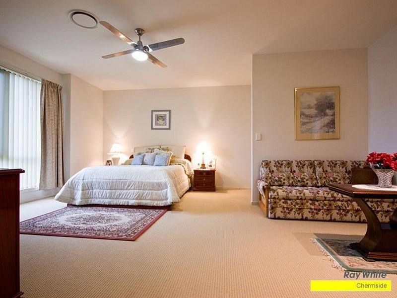 15 Cerbaia Close, Bridgeman Downs QLD 4035