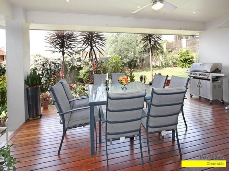 8 Cerbaia Close, Bridgeman Downs QLD 4035