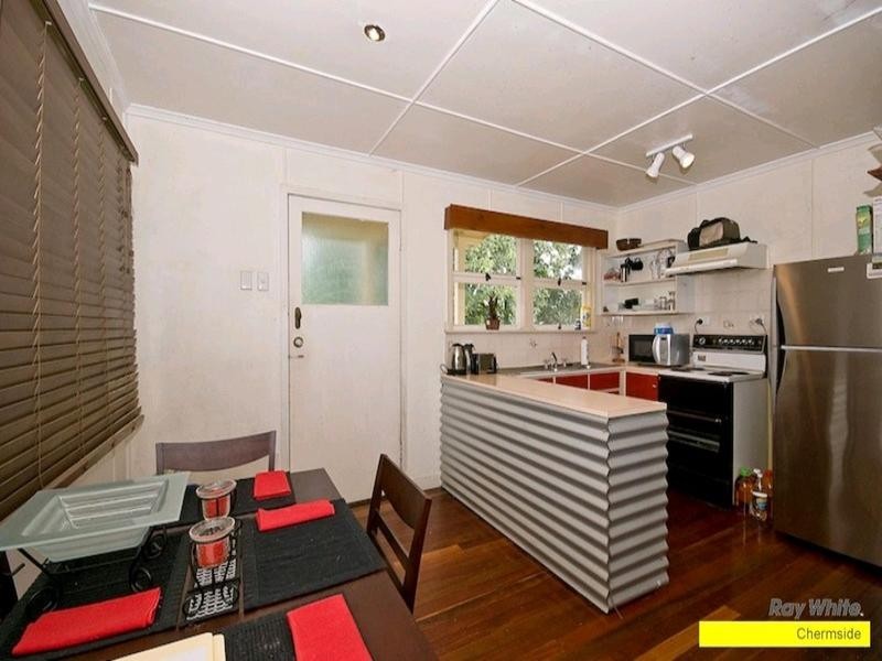 314 Kitchener Road, Stafford Heights QLD 4053