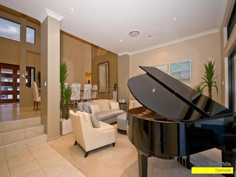 7 Estonia Avenue, Bridgeman Downs QLD 4035