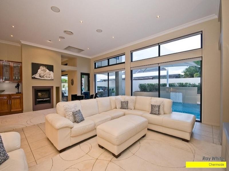 7 Estonia Avenue, Bridgeman Downs QLD 4035