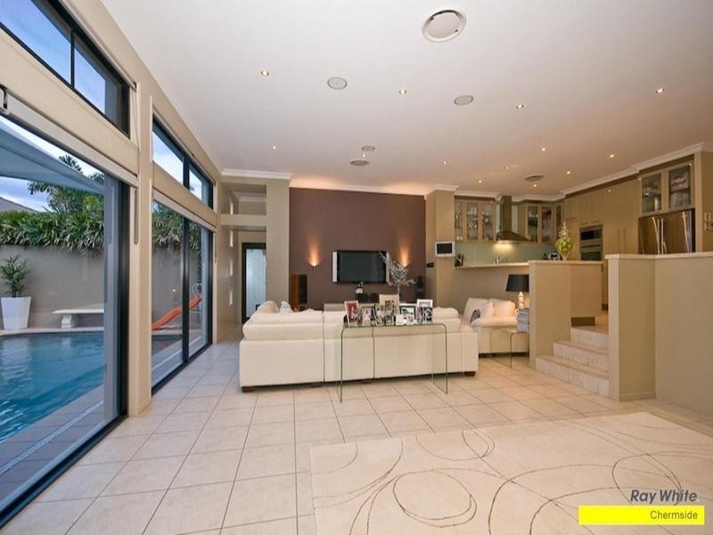 7 Estonia Avenue, Bridgeman Downs QLD 4035