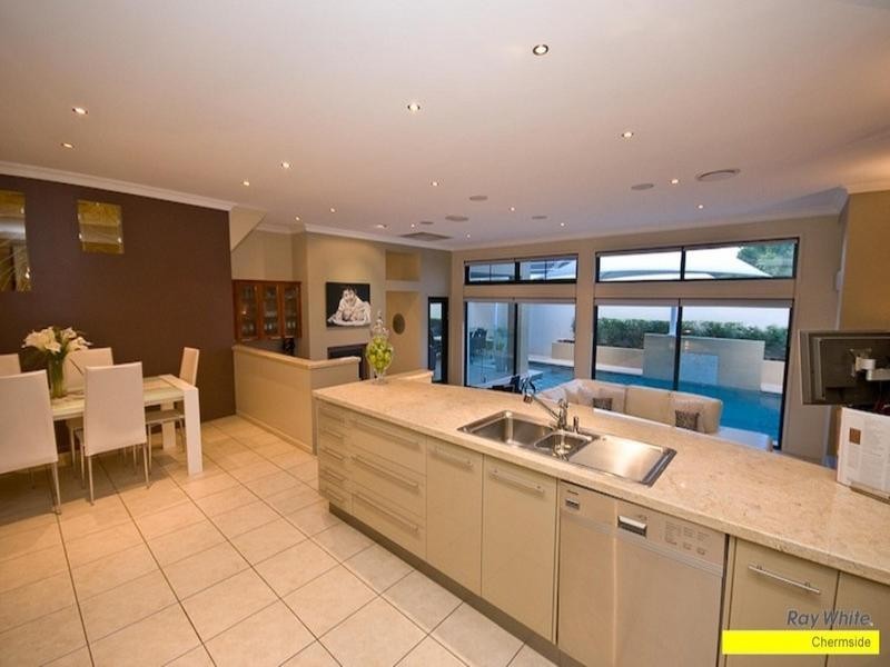 7 Estonia Avenue, Bridgeman Downs QLD 4035