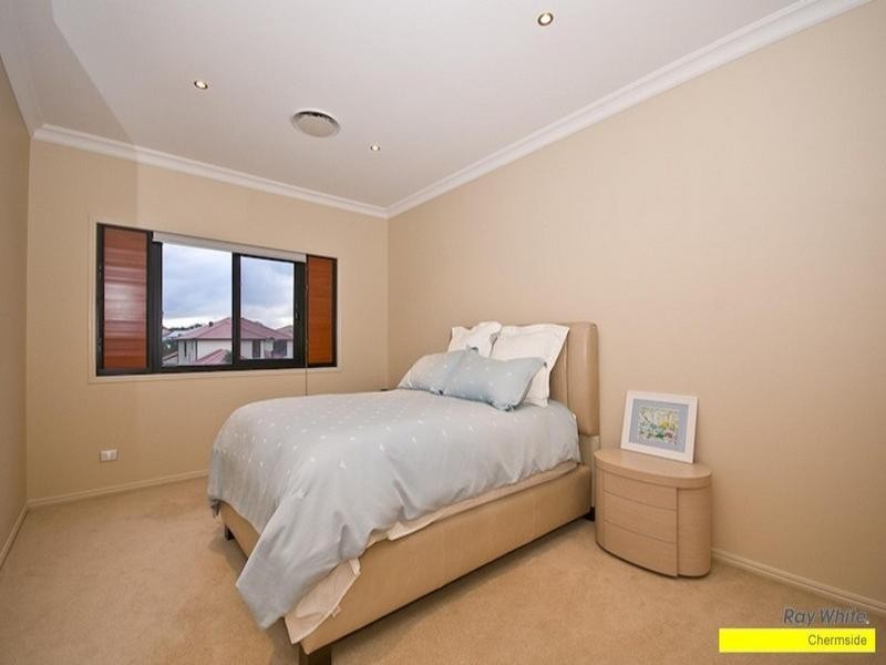 7 Estonia Avenue, Bridgeman Downs QLD 4035