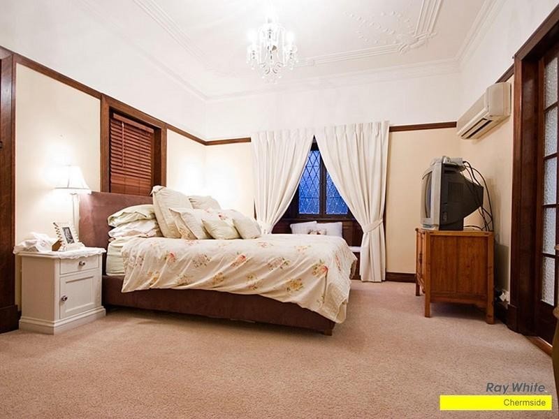 98 Rode Road, Wavell Heights QLD 4012