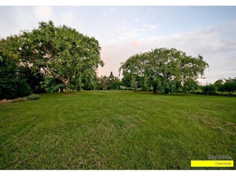 45 Priestley Road, Bridgeman Downs QLD 4035